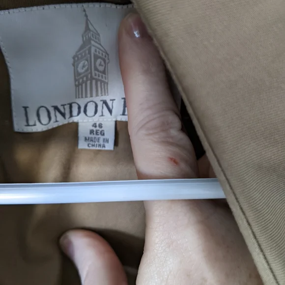 Classic Tan Trench Coat - Picture 2 of 11